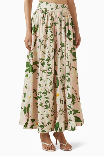 تنورة طويلة مقسمة لأجزاء