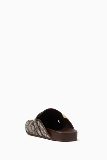 حذاء مفتوح من الخلف بإبزيم كلاسيكي جاكار بشعار الماركة