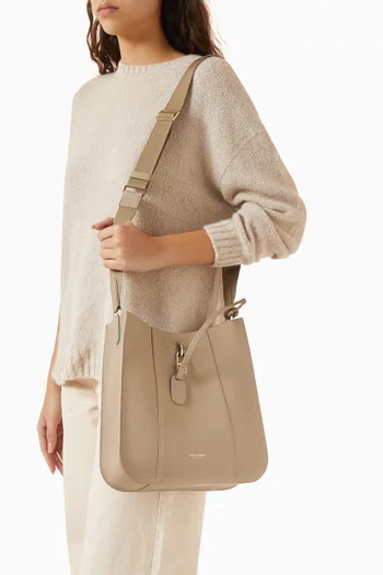 Shoulder Bag in Grained Leather