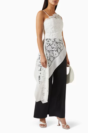 بلوزة فاي بفتحة رقبة غير متماثلة