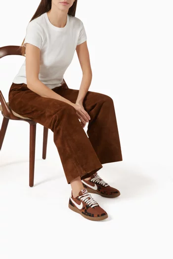 سنيكرز فيلد جينرال