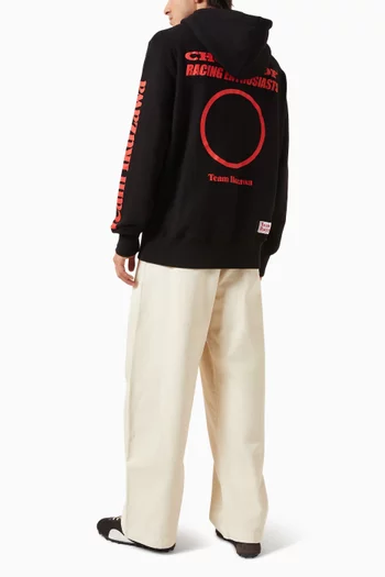 كنزة بغطاء رأس وشعار الماركة بتصميم مستوحى من سباقات السيارات قطن عضوي