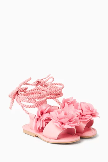 صندل إيفلينا مطرز بزهور