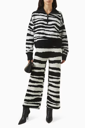 بنطال بقصة واسعة