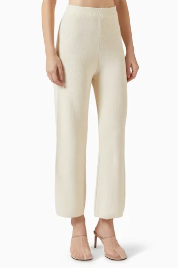 بنطال بقصة واسعة