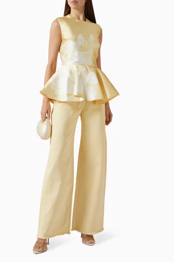 بلوزة بنقشة وتصميم على شكل جرس ستان