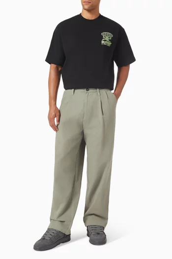 بنطال بقصة ساق واسعة وطيات