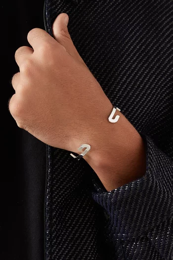 سوار مفتوح بكلمة حب مرصعة بالزمرد فضة إسترلينية