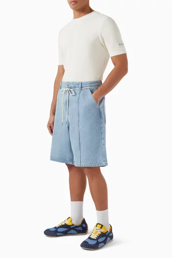 تي شيرت بقصة ضيقة قطن