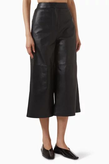 Cropped Pants in Leather