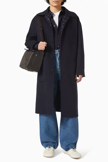 معطف مطرز بشعار الماركة