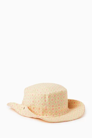 قبعة باكيت بنقشة