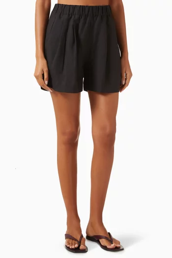 Zurich Shorts in Organic Linen