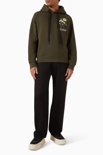 كنزة بغطاء رأس مطرزة بشعار الماركة قطن