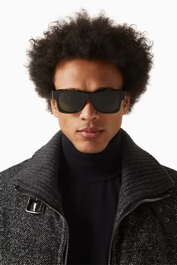 نظارة شمسية بإطار مربع