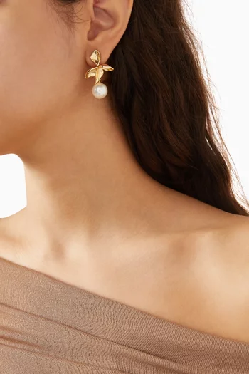 أقراط فيورينا مزينة باللؤلؤ نحاس مطلي ذهب عيار 14‏