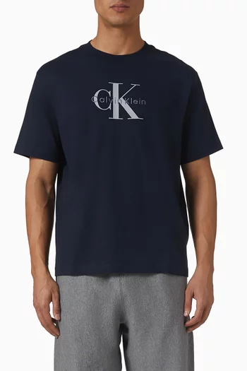 تي شيرت بشعار الماركة قطن