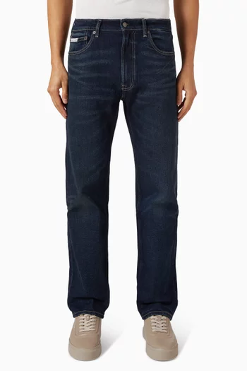 بنطال جينز بقصة مستقيمة وتفاصيل لامعة دينم