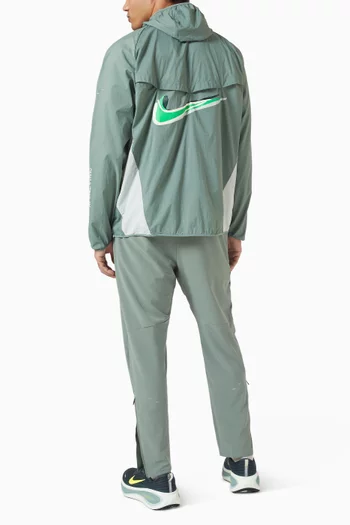 جاكيت سترايد مقاوم للماء والأشعة فوق البنفسجية نايك x إيليود كيبتشوجي