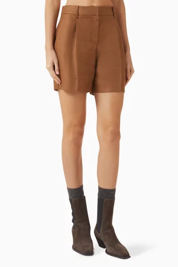 شورت سارتوريال مطرز بخرز مونيلي كتان