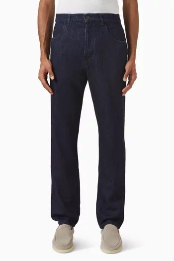 بنطال جينز بقصة قصة ساق تضيق نحو الحافة دينم