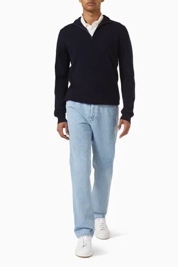 بنطال جينز بقصة قصة ساق تضيق نحو الحافة دينم