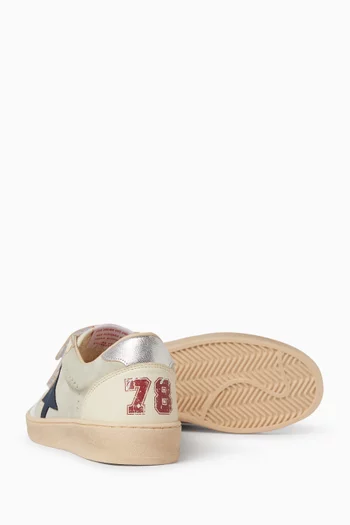 سنيكرز بول ستار بأشرطة للإغلاق شمواه