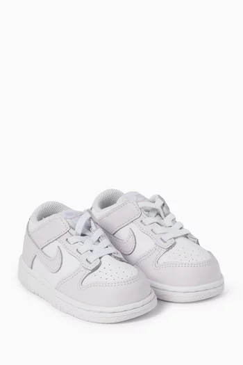 سنيكرز دانك أسفل الكاحل