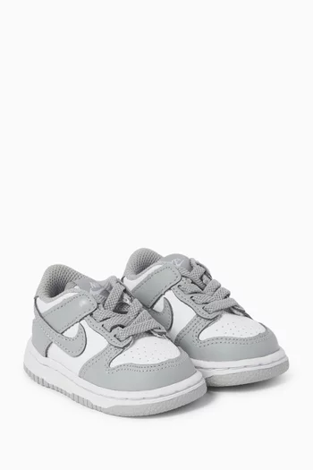 سنيكرز دانك أسفل الكاحل