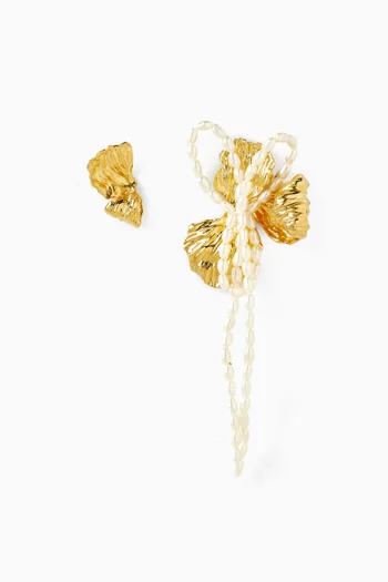 أقراط متدلية بتصميم غير متماثل مزينة بلؤلؤ معدن مطلي بلون ذهبي