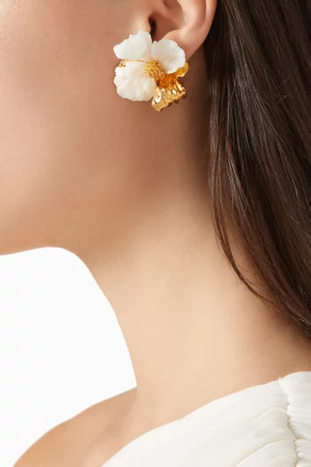 Flower Resin Stud Earrings in Gold-plated Metal