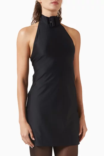 فستان بياقة بإبزيم جيرسيه معالج