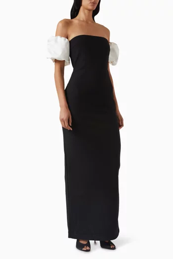 فستان طويل بأكمام منفوخة