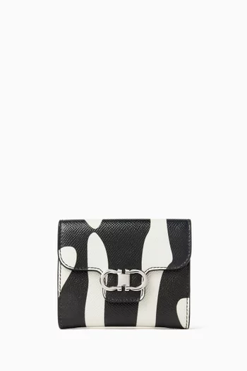 محفظة ثنائية الطي بحلية جانشيني جلد حبيبي