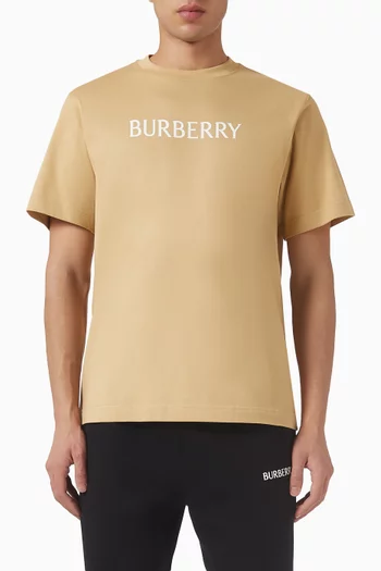 تي شيرت بشعار الماركة قطن