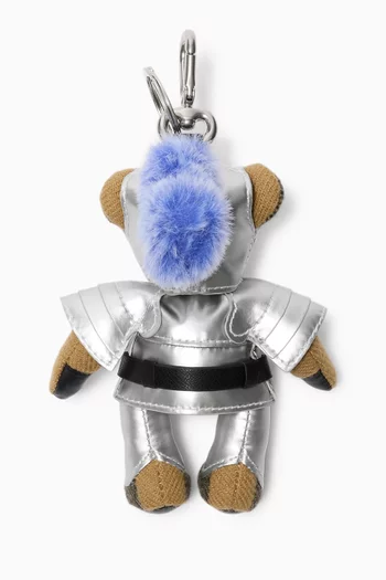 دلاية الدب توماس صوف وكشمير