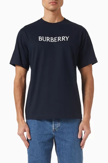 تي شيرت مزين بشعار الماركة قطن