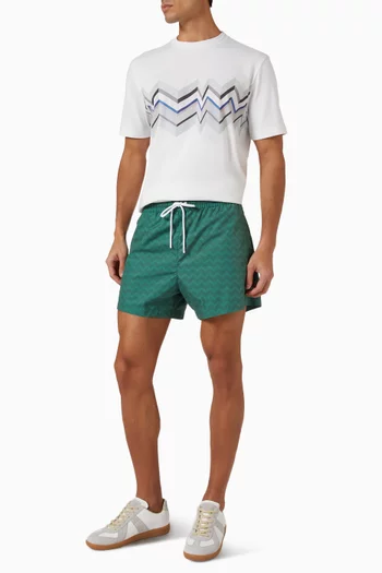 شورت سباحة بخطوط متعرجة بنفس اللون 