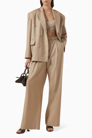 بلوزة قصيرة بقصة منحوتة