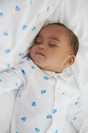 بيجاما قطعة واحدة بياقة بيتر بان ونقشة قلب قطن وبامبو