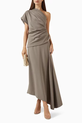 بلوزة بكتف مكشوف