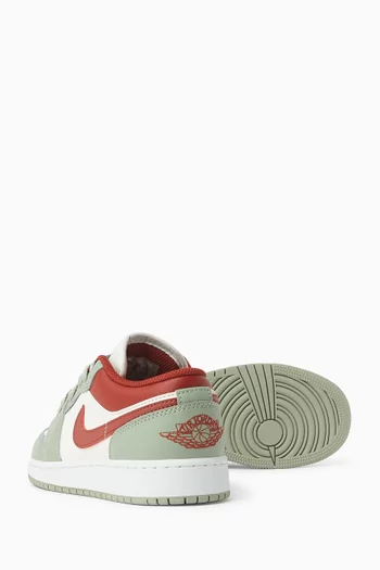 سنيكرز آير جوردان 1 أسفل الكاحل