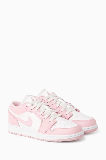 سنيكرز آير جوردان 1 أسفل الكاحل