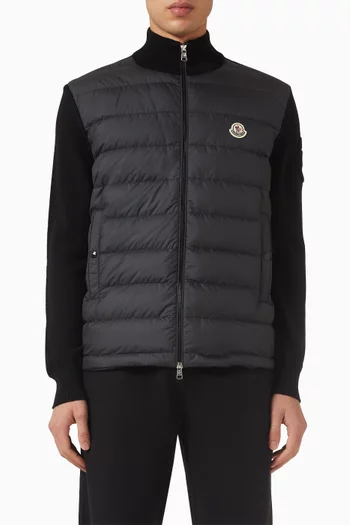 كارديغان بشعار الماركة وخامات مختلفة