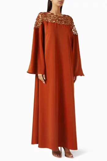 قفطان مطرز بالخرز