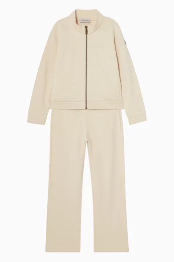 بدلة رياضية بسحّاب وشعار الماركة صوف قطني