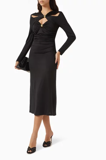 فستان اميلا متوسط الطول مزين بتطريزات جيرسيه