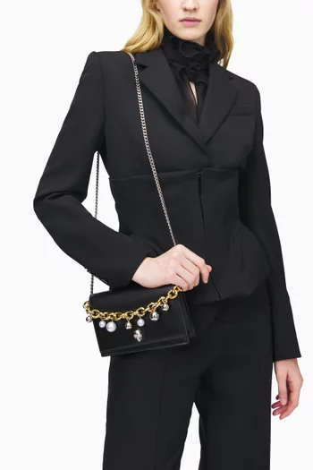 حقيبة بحلية جمجمة جلد عجل