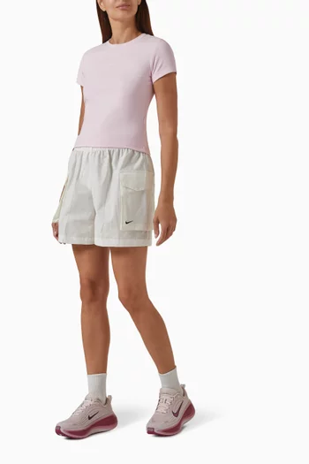 تي شيرت رياضي قصير بقصة ضيقة