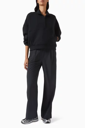 بلوزة 24.7‏ بقصة فضفاضة وتقنية Dri-FIT‏ قماش امبوسبلي سوفت